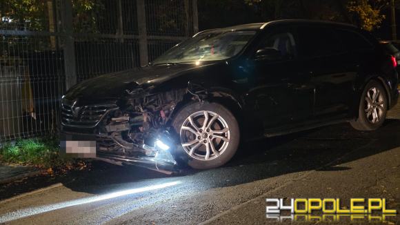 Nocna akcja na Malince w Opolu. Uderzyła w Forda, odjechała z piskiem i porzuciła włączone auto