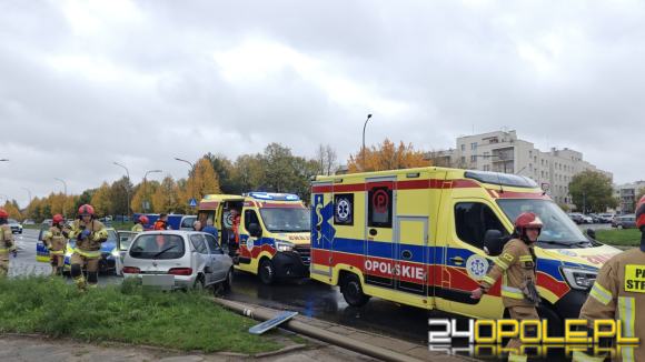 Wypadek na ulicy Witosa. Dwie osoby trafiły do szpitala