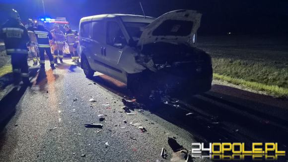Zderzenie dwóch samochodów na DW463. Jedna osoba trafiła do szpitala
