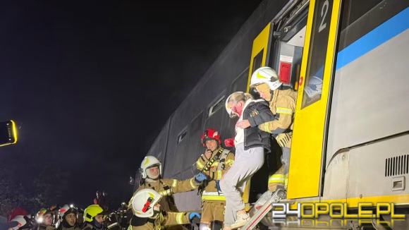 Przejęty pociąg, wybuch i pożar. 345 osób w nocnej akcji pod Kluczborkiem