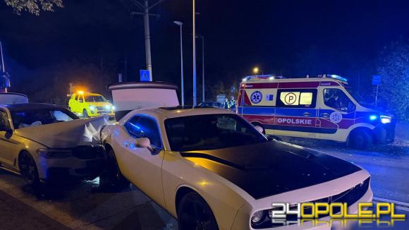 Zderzenie BMW z Dodge'em Challengerem na ulicy Krapkowickiej