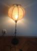 Lampa stojąca podłogowa z efektownym kloszem