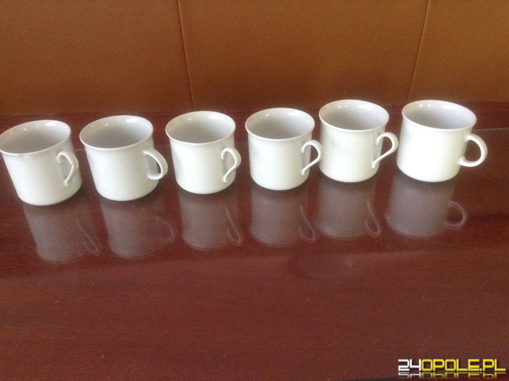 Zestaw 6 szt porcelanowych filiżanek do espresso.