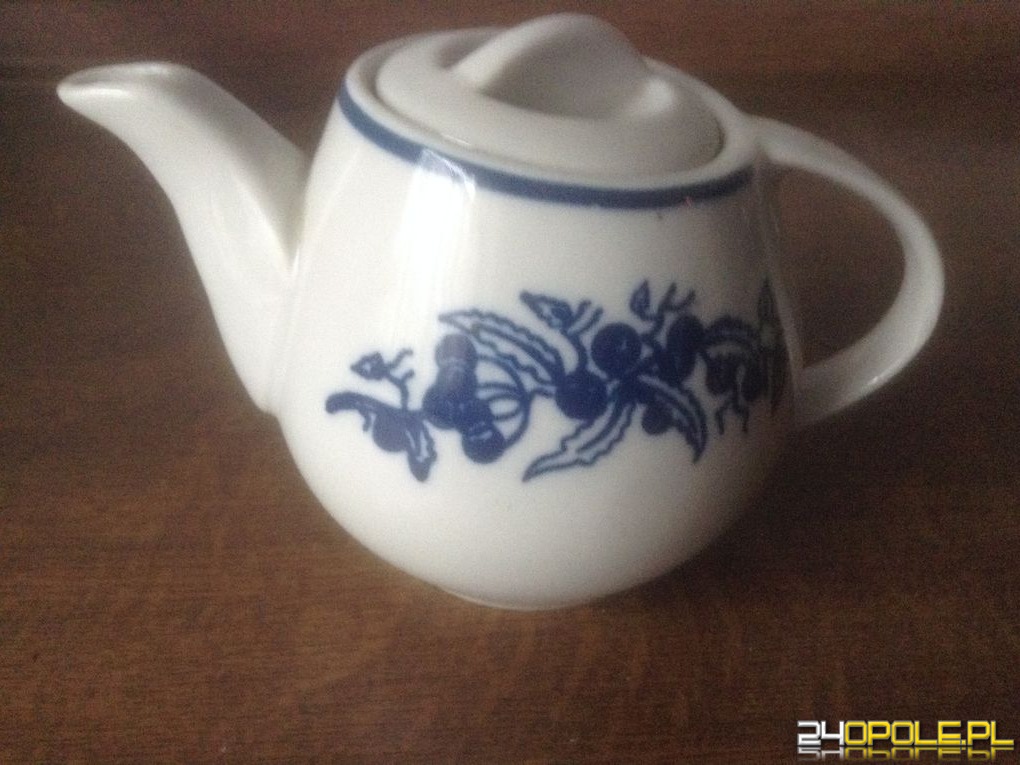 Czajniczek/imbryk porcelanowy sygnowany LUBIANA.