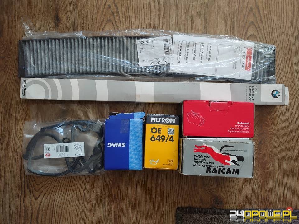 Bmw e46 klocki hamulcowe przód, filtr kabinowy, oleju, uszczelka pokrywy, kruciec wody.