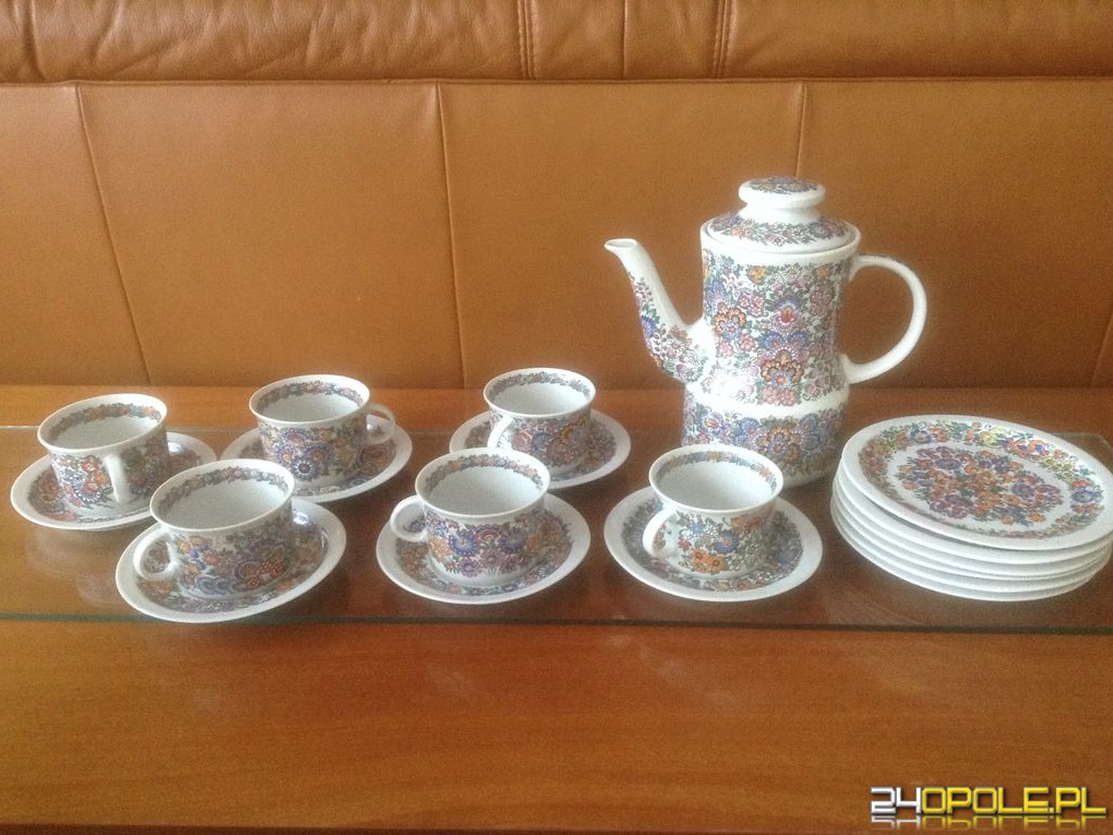 Serwis porcelanowy 20cz.ręcznie malowany, sygnowany imiennie - lata 80 CEPELIA OPOLSKA. 