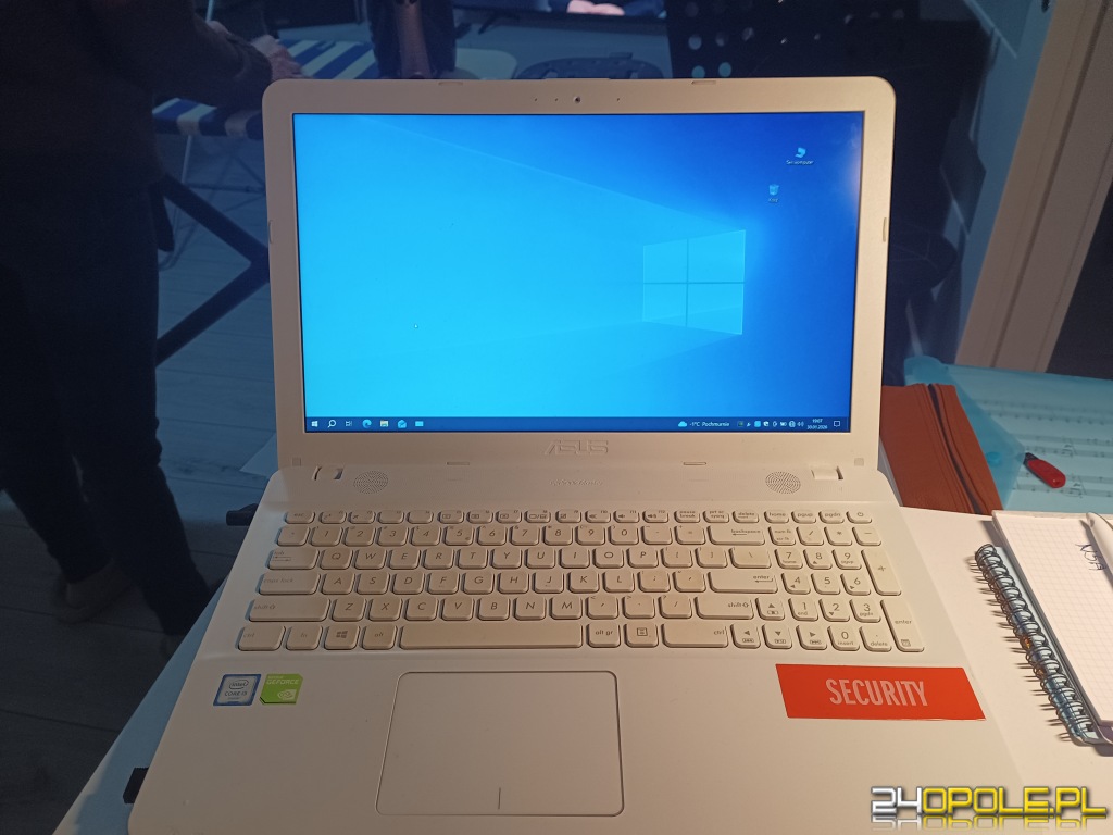 Asus X541UJ