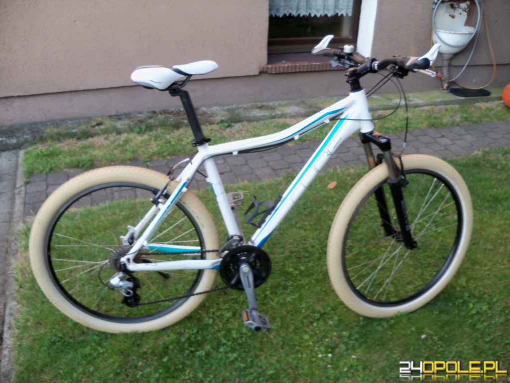 Aluminiowy rower górski CUBE  koła 26.  .