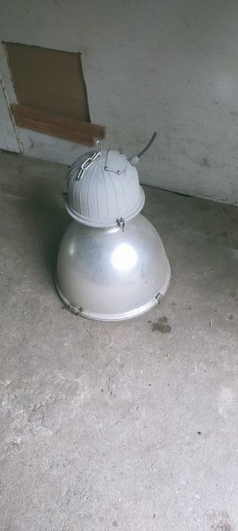 Sprzedam lampy warsztatowe