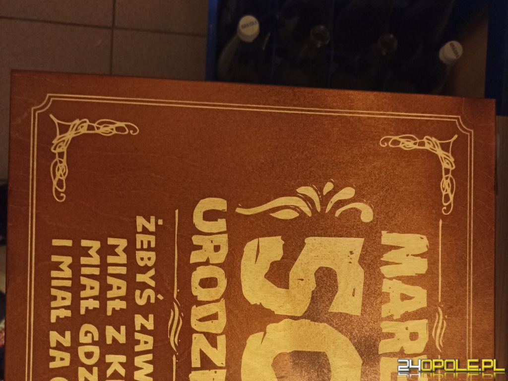 Personalizowana skrzynka na prezent urodzinowy