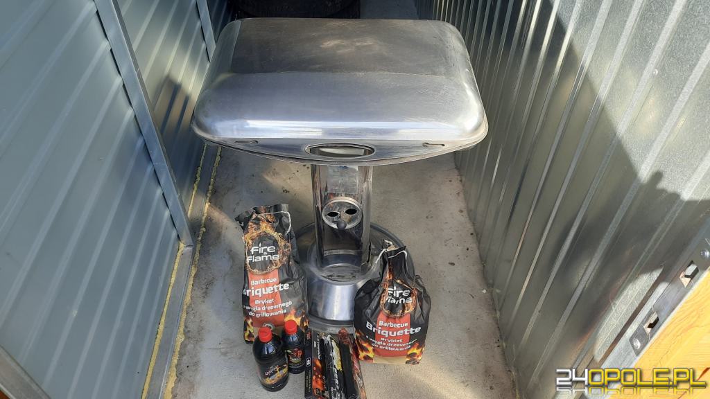 Grill ogrodowy zamykany