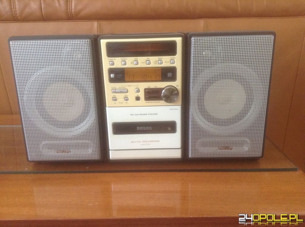 Wieża PHILIPS MC-220/22z tenerem,magnetofonem.kasetowym i odtwarzaczem CD.