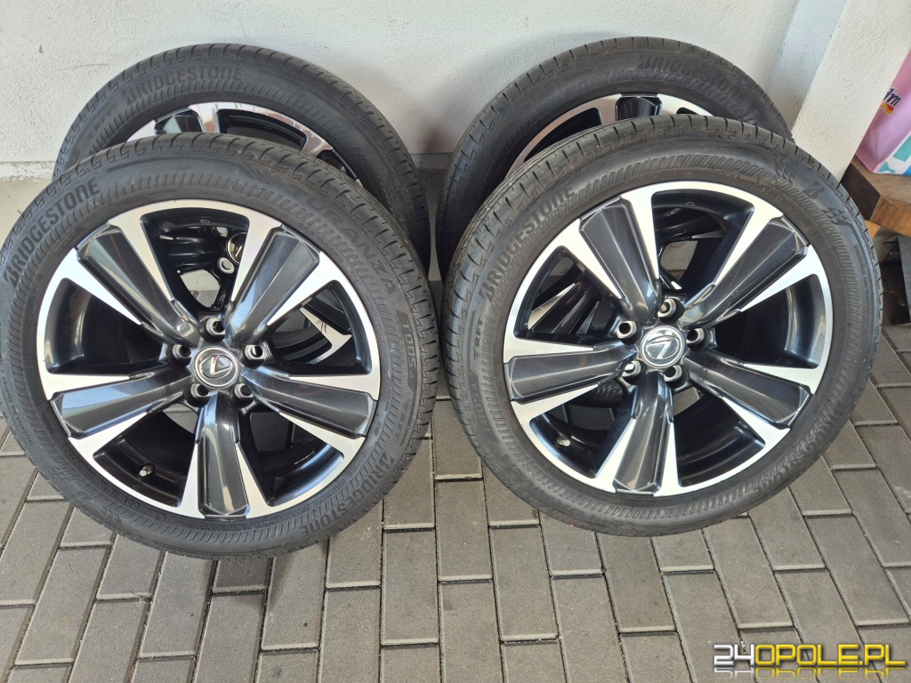 Komplet Kol do Lexusa 225/50 R18 95V Bridgeston 