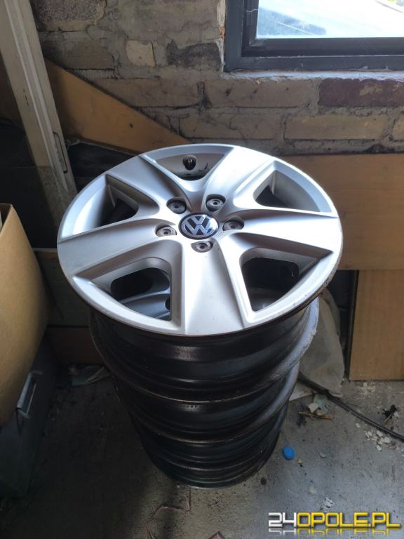 16 Felgi VW 5x112 felgi strukturalne i 4 kołpaki