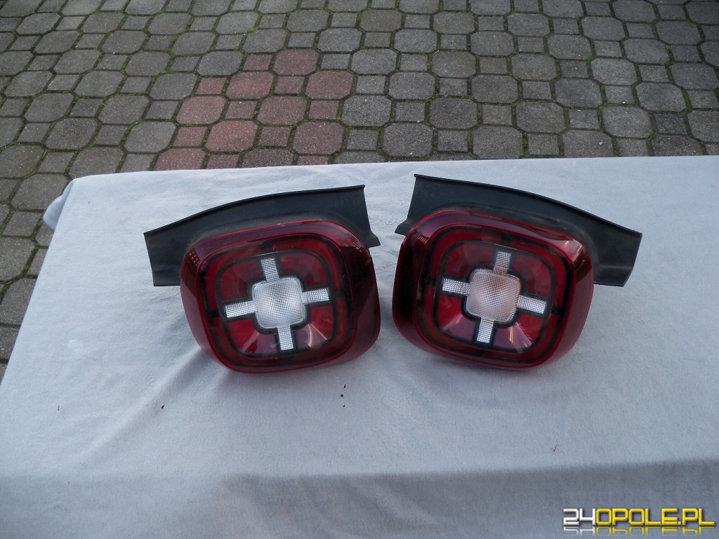 Lampy tył Dacia Duster.