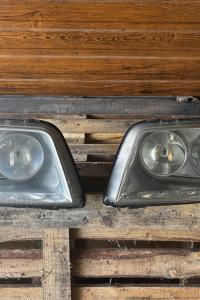 Sprzedam komplet 2 lamp przednich do VW T5 - 100 zł