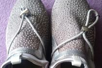 Sprzedam nowe adidasy Rozmiar 37 100 zł