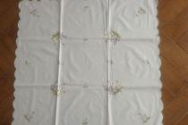 Ręcznie hafowana serweta  bawełniana 80 x 80cm - vintage.