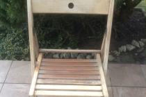 Składane krzesło drewniane.  