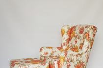 wygodny fotel z pufką - komplet