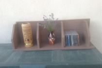 Półka drewniana do zawieszenia lub jako stojąca, wym. 85 x 26 x 22cm