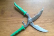 Nożyce kuchenne ze stali nierdzewnej do porcjowania i serwowania drobiu.