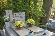 Sprzątanie, pielęgnacja nagrobków 