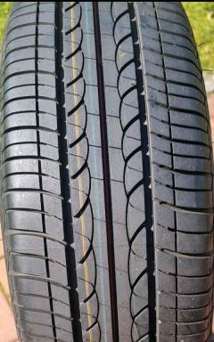 Sprzedam nowe opony Bridgestone 175/65r15 500zł