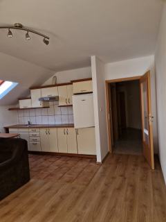 Bardzo ładna kawalerka z balkonem do wynajęcia