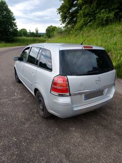 Samochód Opel Zafira automat  1.9 CDTI tanio