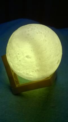 Lampka nocna LED
