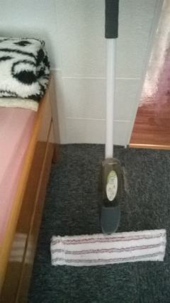 mop płaski ze spryskiwaczem