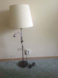 Lampa podłogowa/stołowa dwu funkcyjna