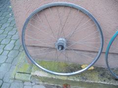 Przednie koło rowerowe z prądnicą 28 ''