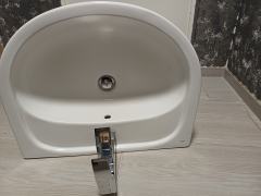 Umywalka + kran + syfon + 2 wężyki