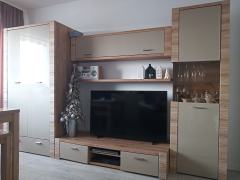 Komplet mebli pokojowych ze stołem i stolikiem kawowym