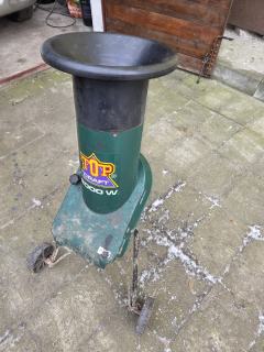 Rozdrabniarka do gałęzi marki Top Craft o mocy 2000W. 