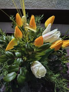 Stroik wielkanocny na nagrobek.