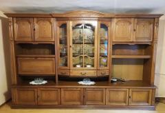 Zestaw mebli drewnianych - meblościanka