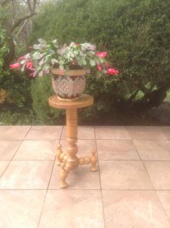 Kwietnk z litego drewna 