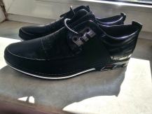 Sprzedam nowe buty skórzane rozmiar 43 cena 150zł