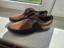 Sprzedam nowe skórzane buty brązowe rozmiar 43 cena 150zł